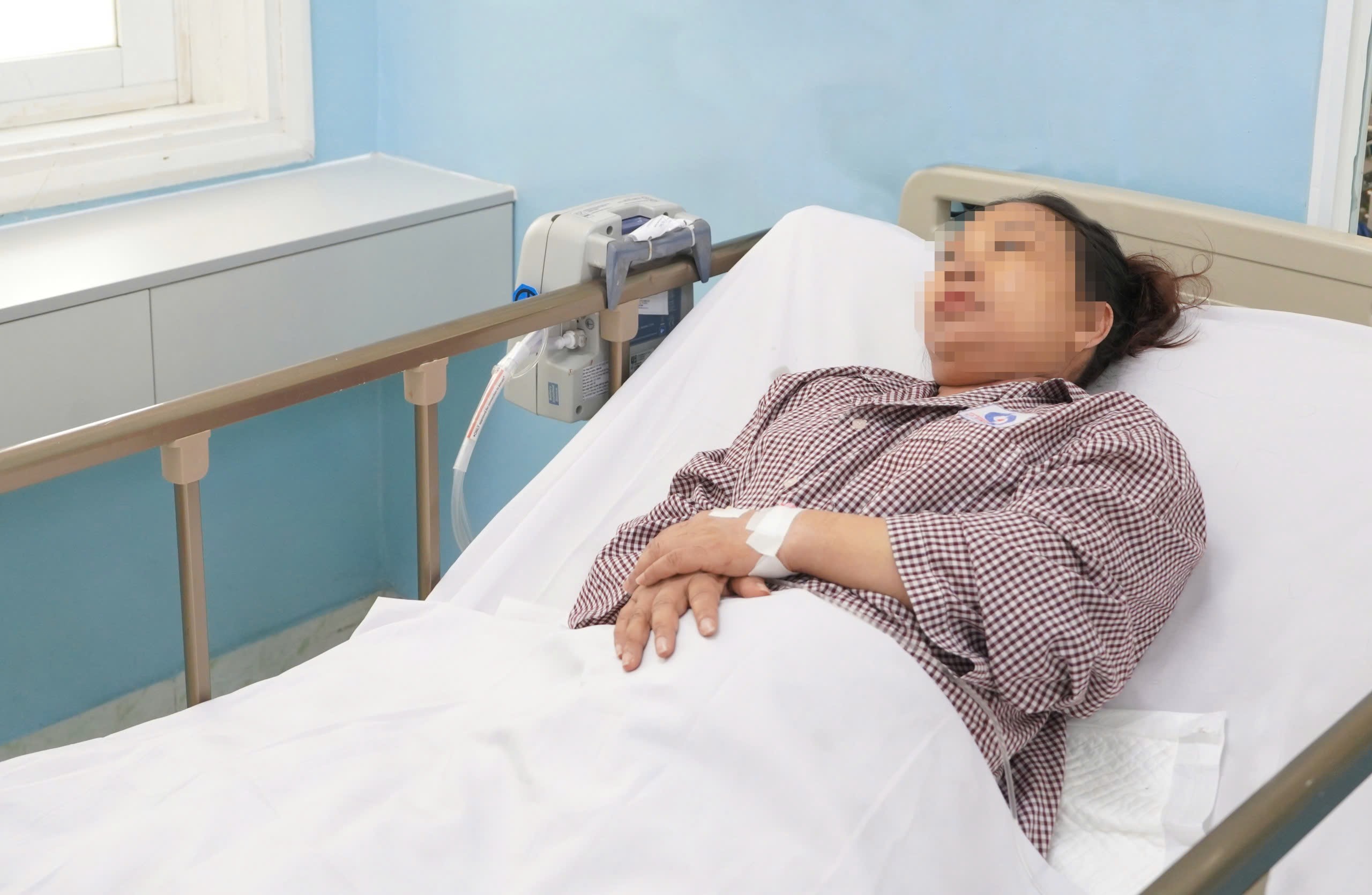 Hình ảnh người bệnh nằm điều trị